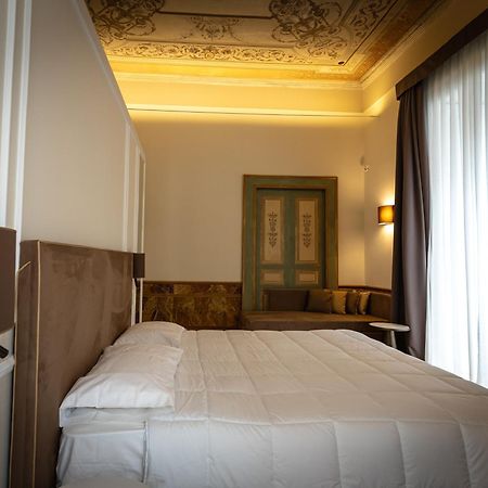 Antica Dimora Pessina Hotel Наполи Екстериор снимка