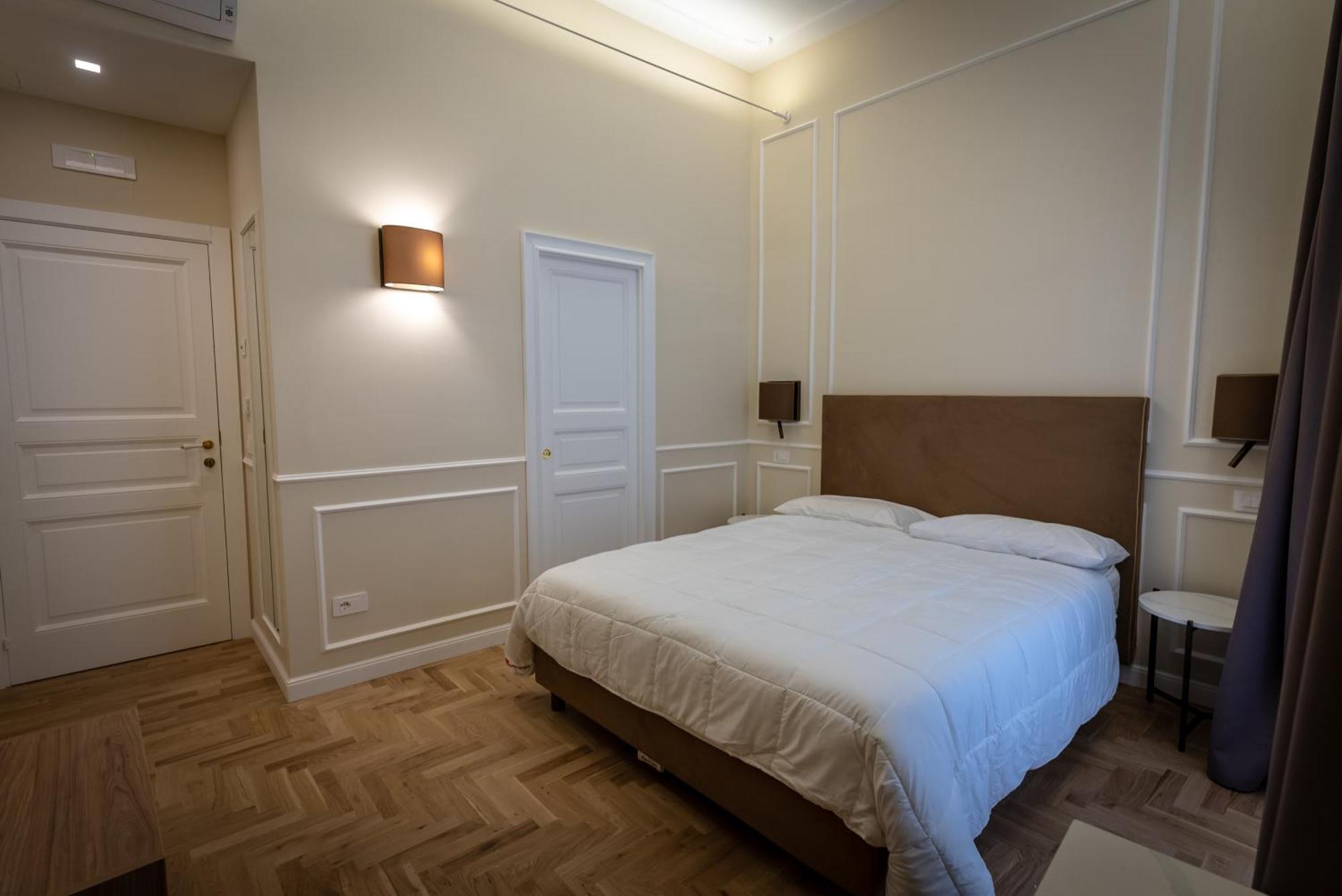 Antica Dimora Pessina Hotel Наполи Екстериор снимка