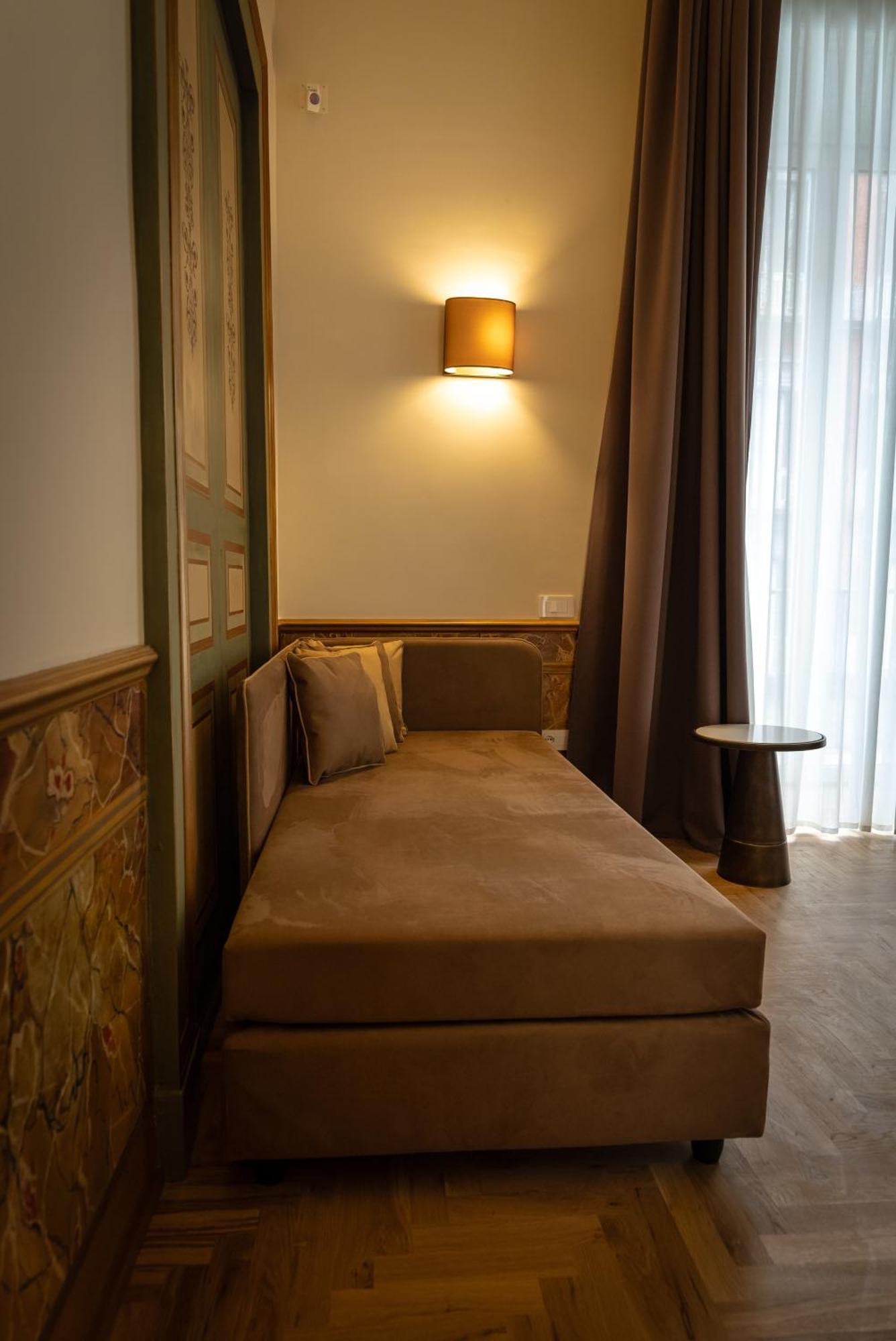Antica Dimora Pessina Hotel Наполи Екстериор снимка