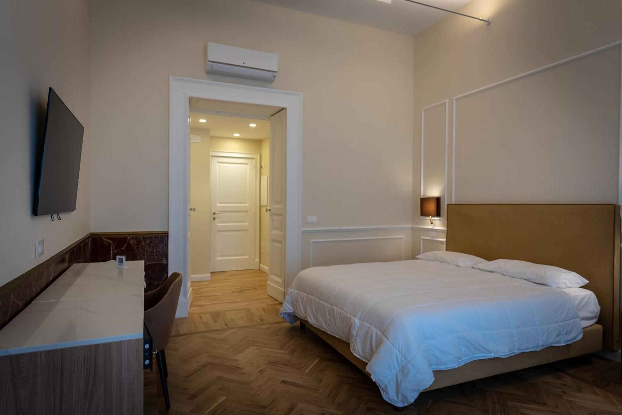 Antica Dimora Pessina Hotel Наполи Екстериор снимка