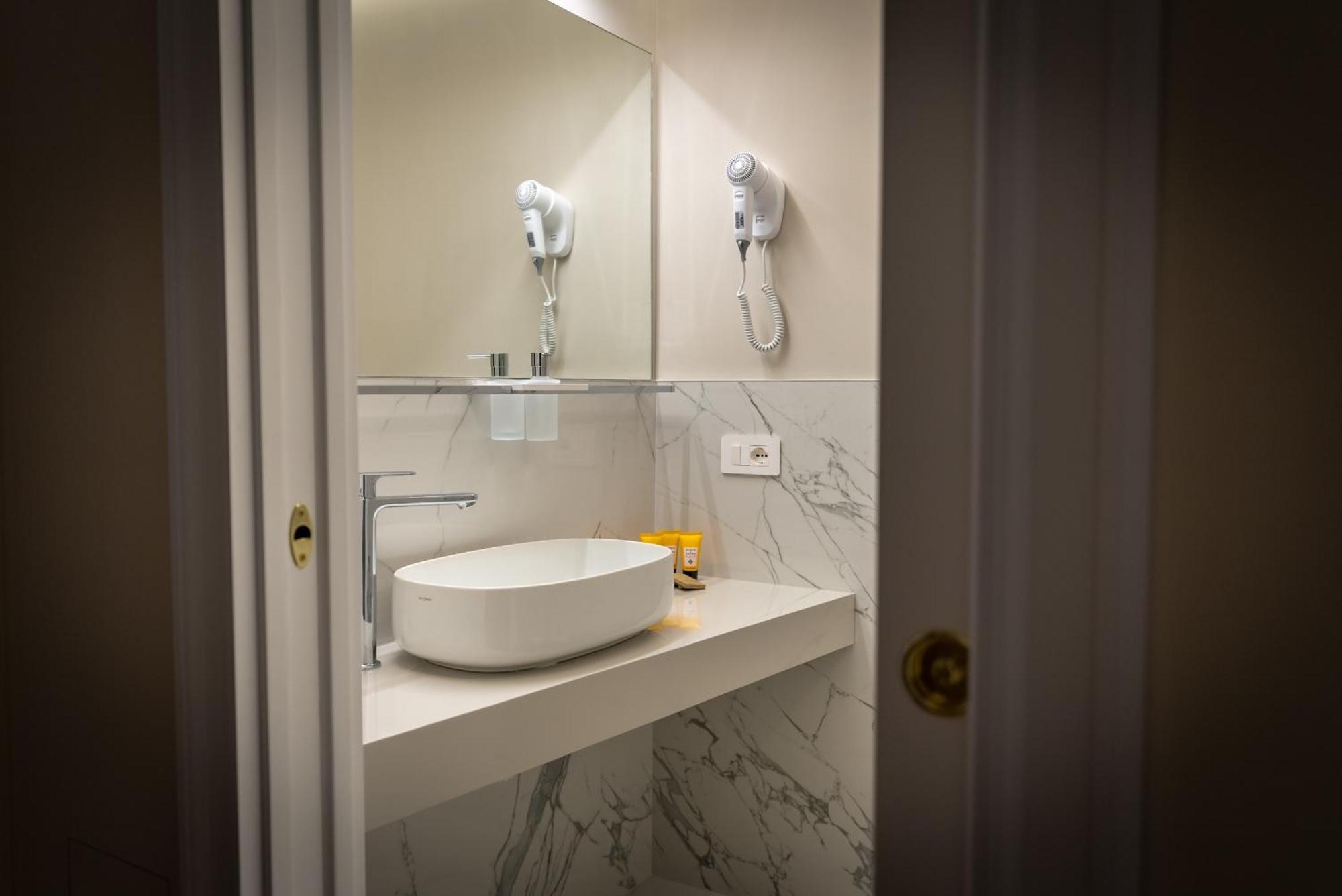 Antica Dimora Pessina Hotel Наполи Екстериор снимка