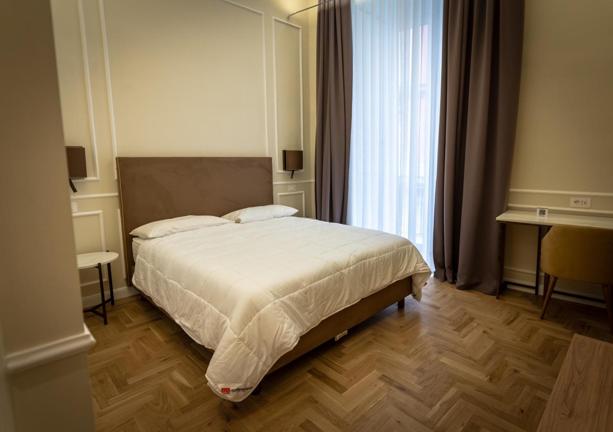 Antica Dimora Pessina Hotel Наполи Екстериор снимка