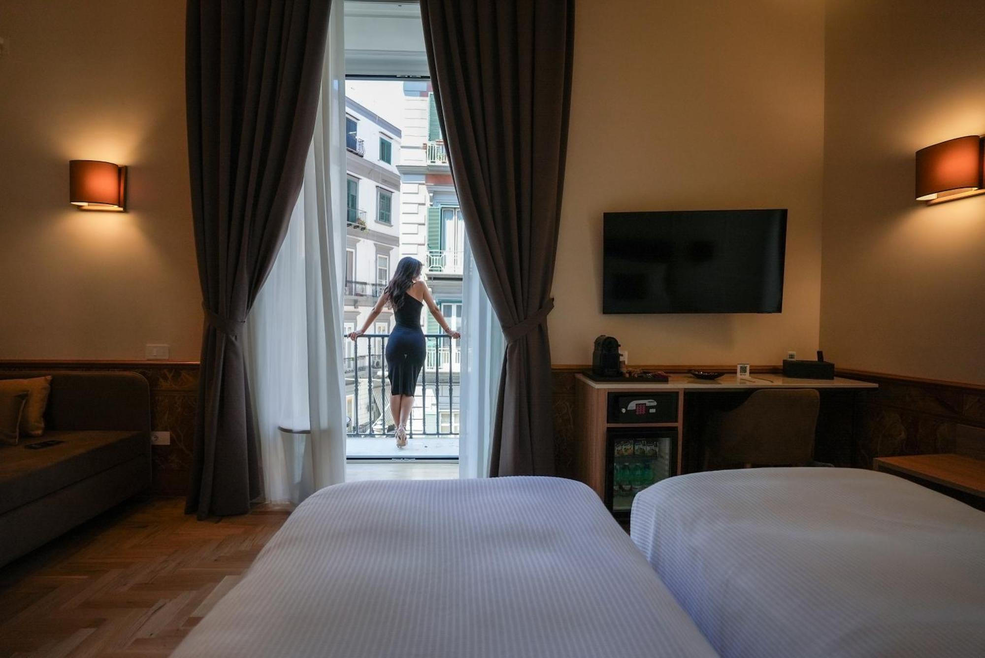 Antica Dimora Pessina Hotel Наполи Екстериор снимка